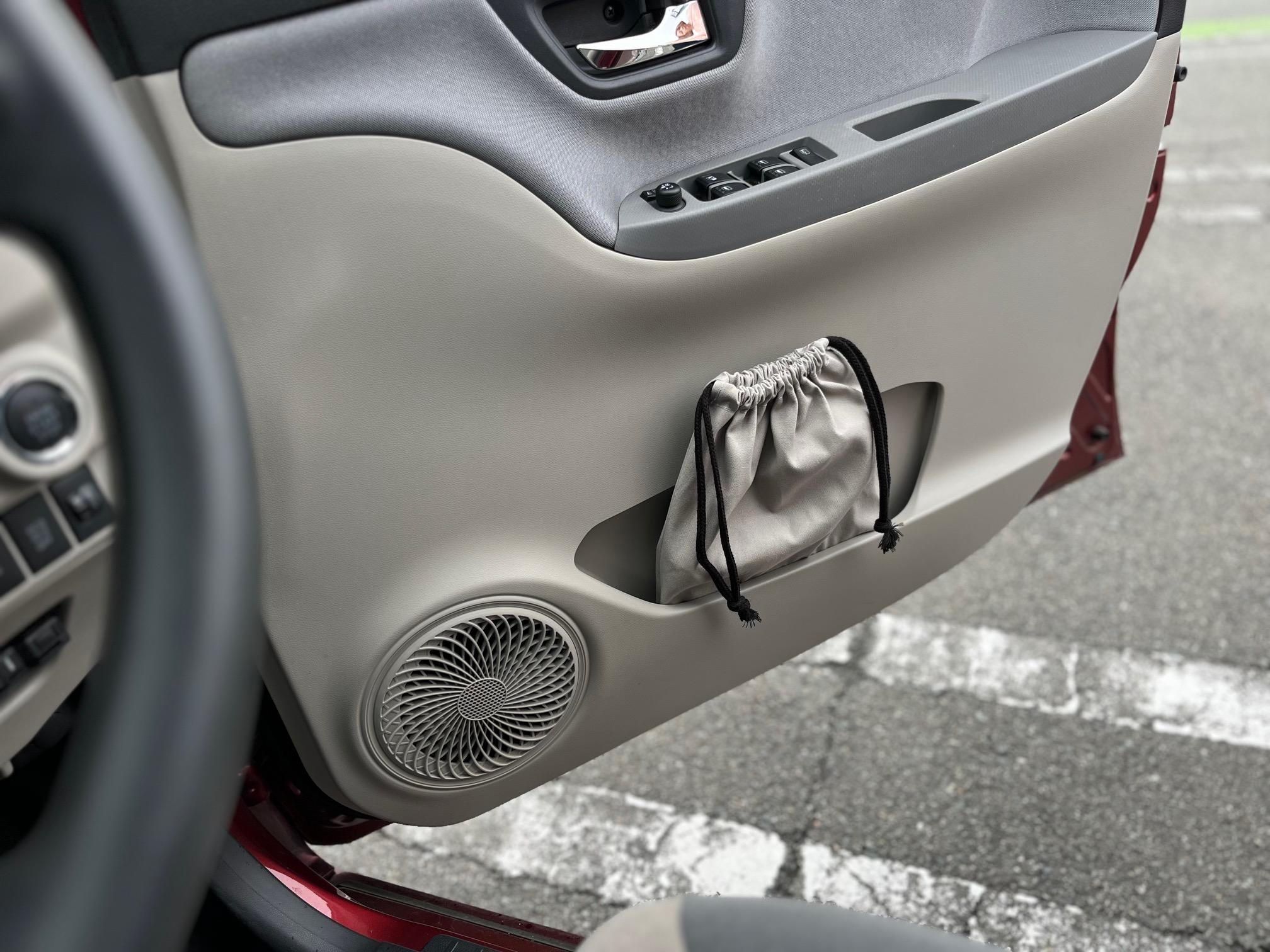 折りたためる車載デスク専用の収納袋 | 3枚目