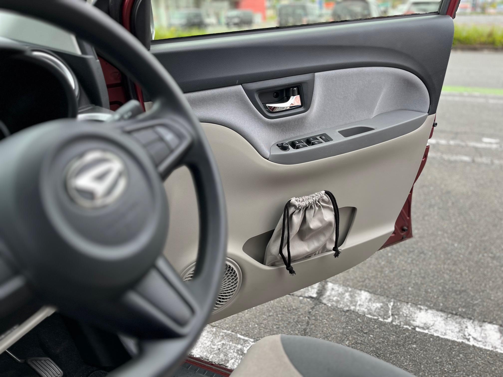 折りたためる車載デスク専用の収納袋 | 7枚目