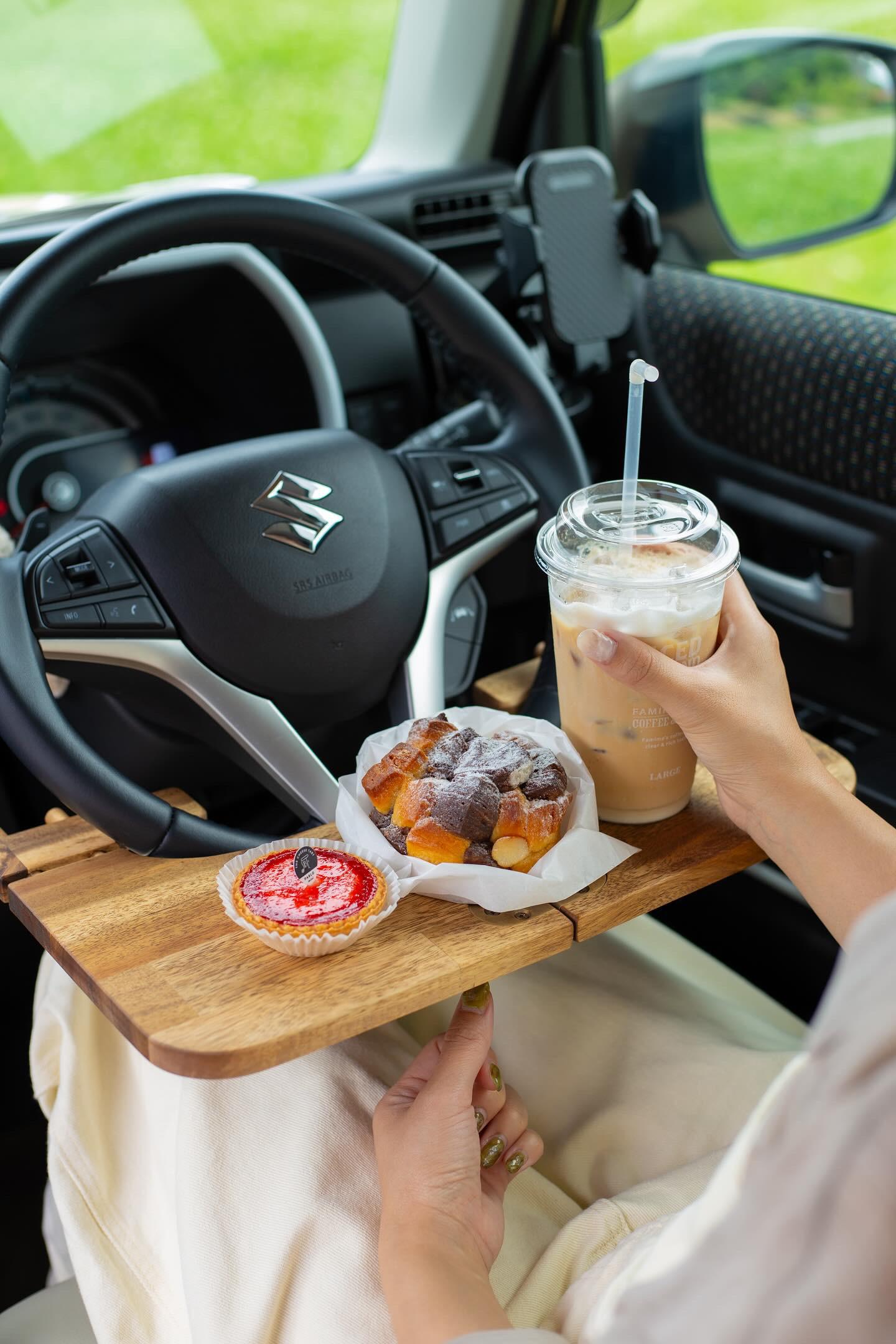 【ウォールナット】折りたためる車載デスク 移動できる書斎 車中泊 車 テーブル オンラインミーティング ワークデスク | 6枚目